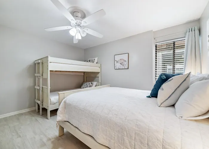Beachfront Bliss! 1800 Sq Ft Spacious 3br Sleeps 12 - Oceans 9d Gulf Shores