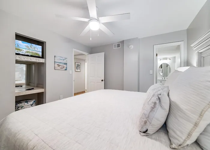 Beachfront Bliss! 1800 Sq Ft Spacious 3br Sleeps 12 - Oceans 9d 3* Gulf Shores