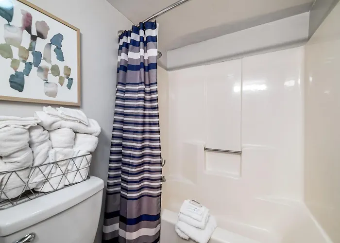 Aparthotel Beachfront Bliss! 1800 Sq Ft Spacious 3br Sleeps 12 - Oceans 9d