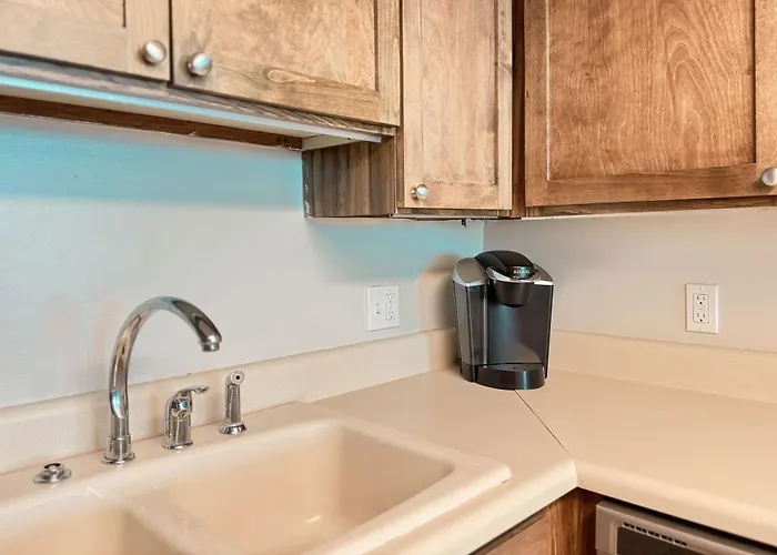 Aparthotel Beachfront Bliss! 1800 Sq Ft Spacious 3br Sleeps 12 - Oceans 9d Gulf Shores
